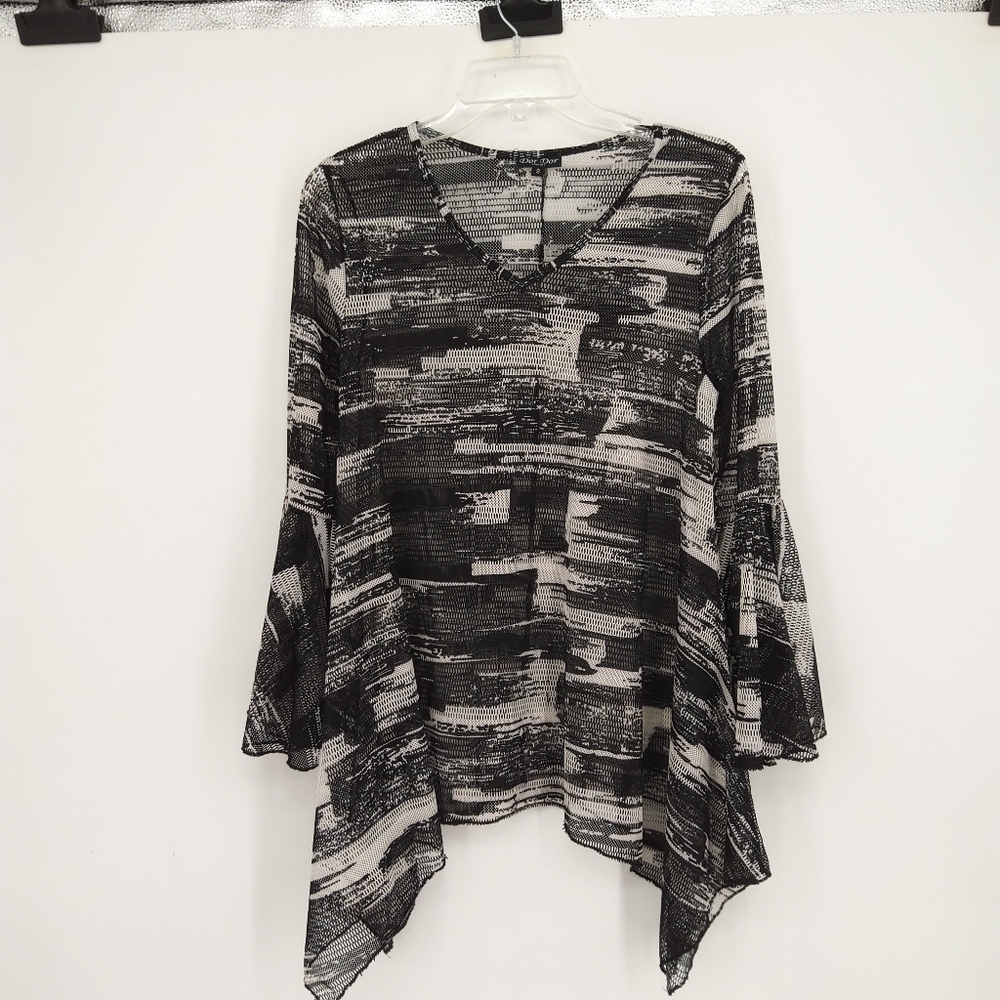 DOR DOR. OUTURE ASYMMETRICAL FLARED SLEEVE SHEER TOP SMALL